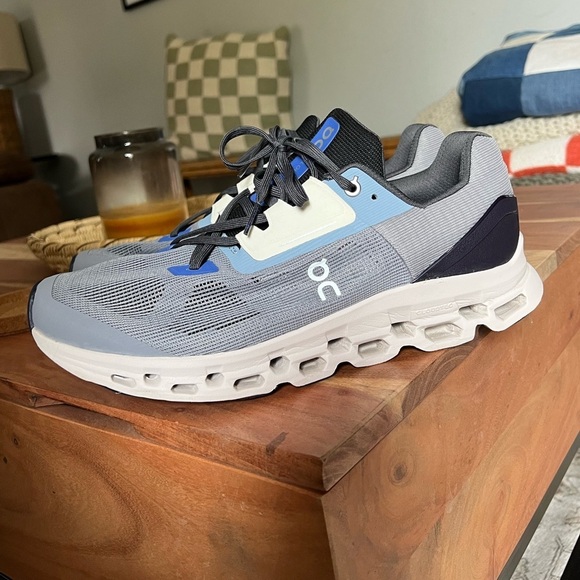 On Running Other - Men's On Cloud OnRunning size 11.5 cloud stratus helion shoe like new pre owned